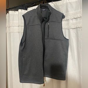 Nice and never worn Izod vest (men’s)